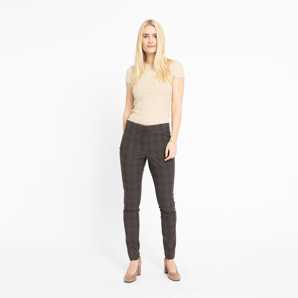 AngelieFV_Pure_682 Brown_Check MODEL