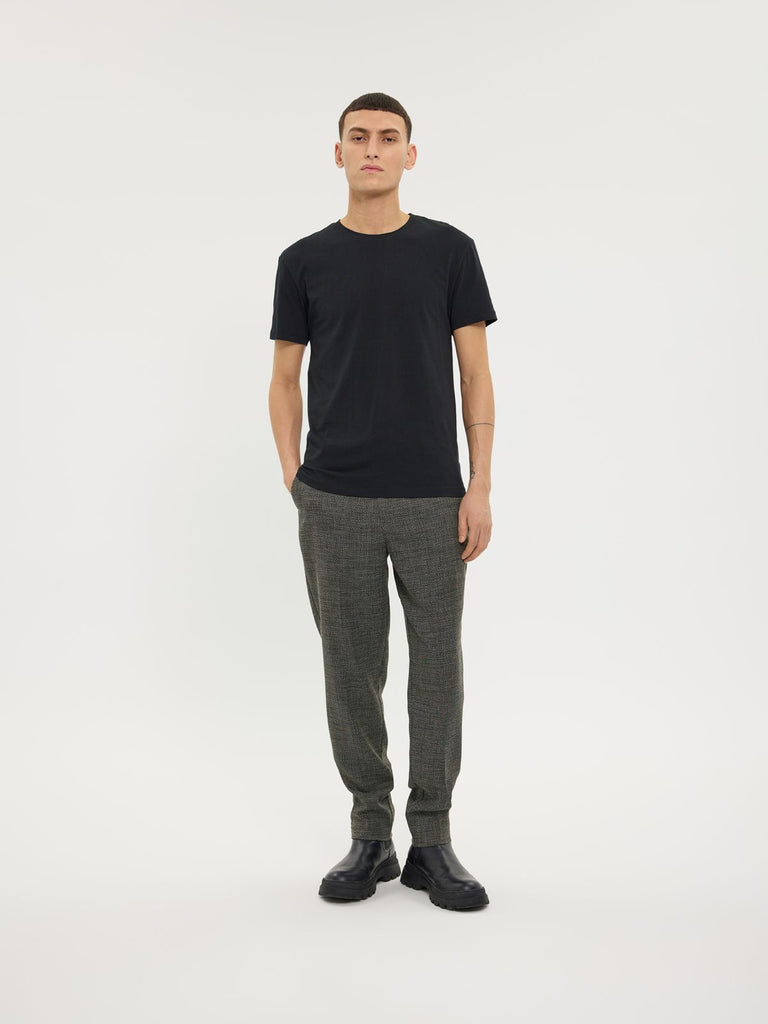 Plain Units Trousers AnthonyPL 821 Juniper Structure model