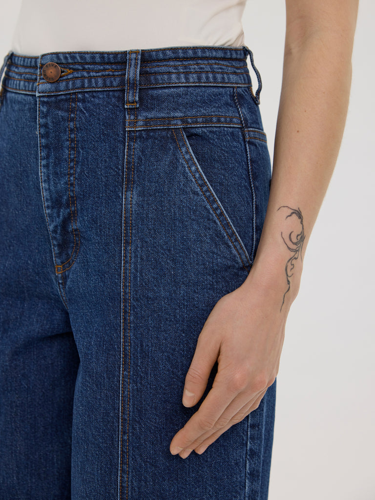 BellaFV_745_RCS_Blended Classic_Blue DETAIL