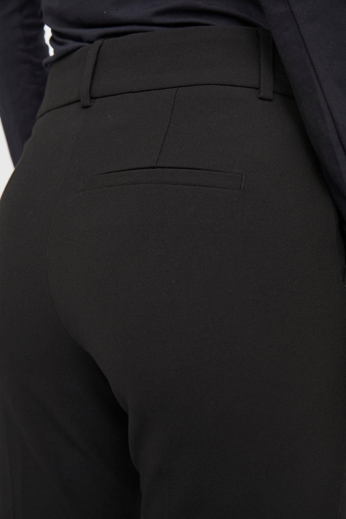 ClaraFV_285 Black DETAIL