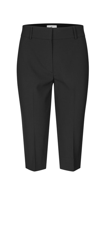 ClaraFV_Capri_285 Black GINE_FRONT