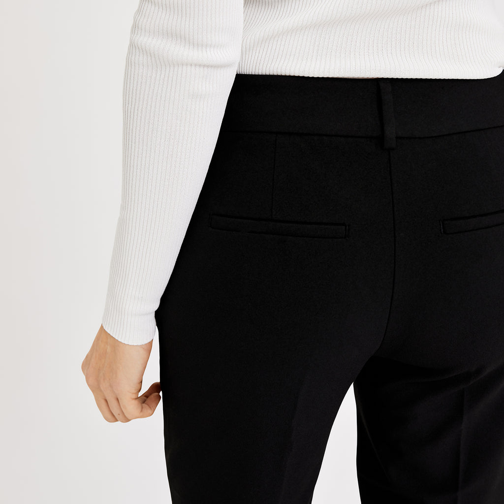 ClaraFV_Crop_285 Black DETAIL_1