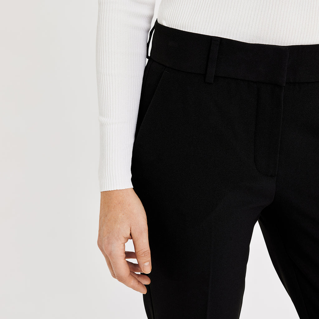 ClaraFV_Crop_285 Black DETAIL_2