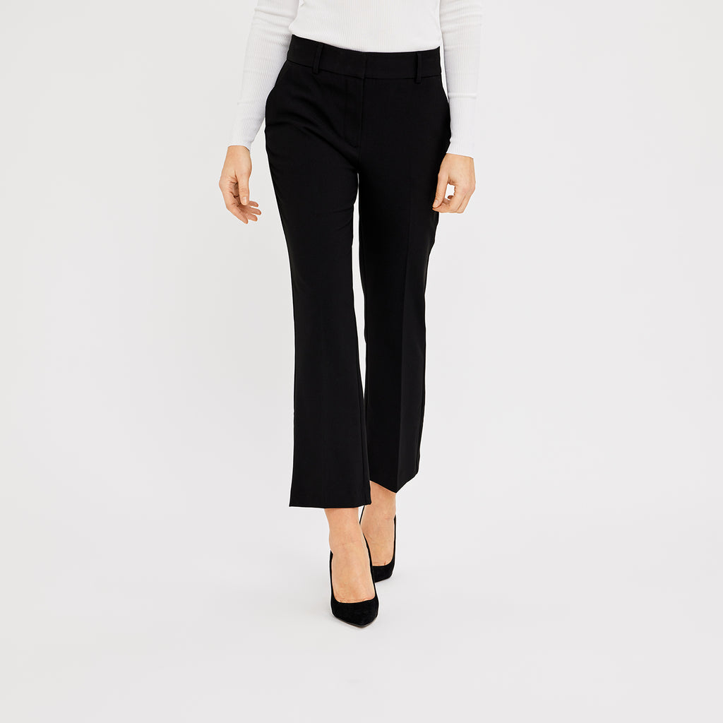 ClaraFV_Crop_285 Black FRONT