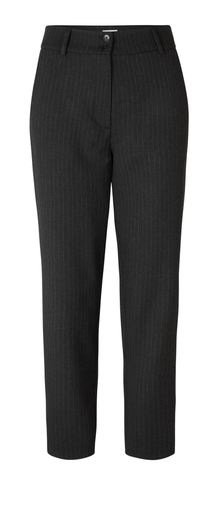 DaphneFV_553 Charcoal_Pinstripe GINE_FRONT