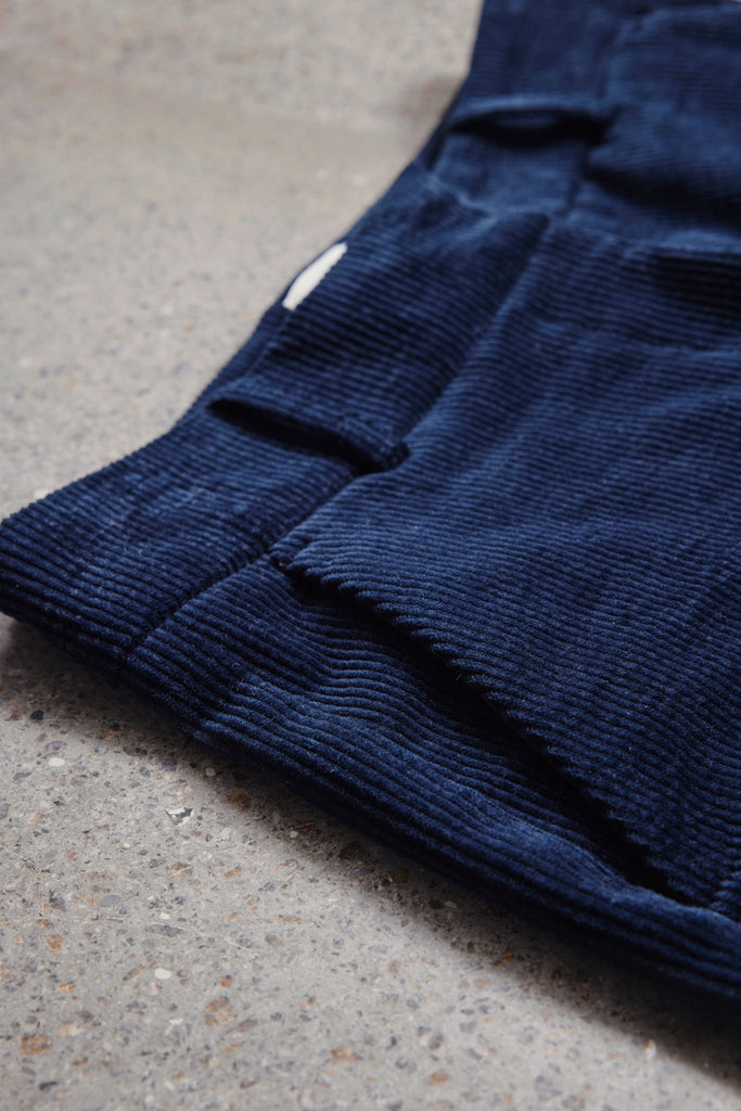 Five Units Trousers DenaFV 837 Navy Corduroy closeup