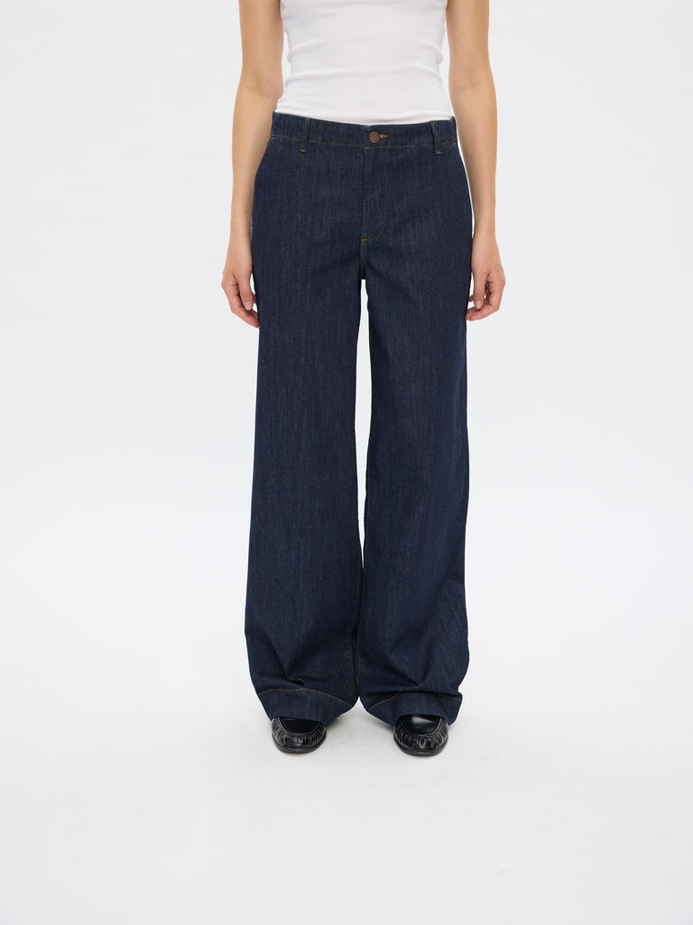 EricaFV_420_RCS_Blended Dark_Rinse FRONT