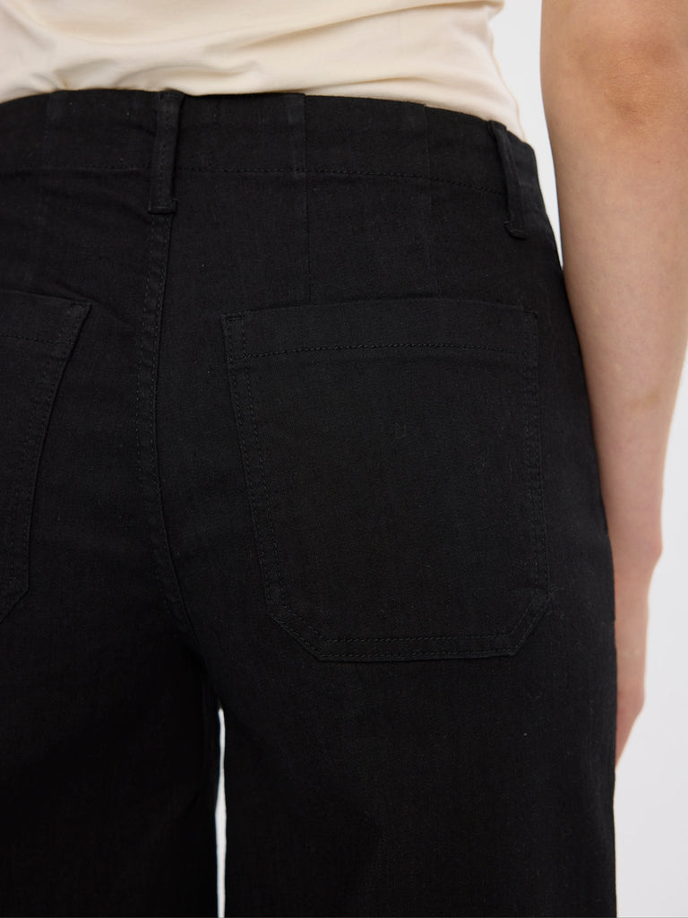 EricaFV_520_RCS_Blended Black_Rinse DETAIL