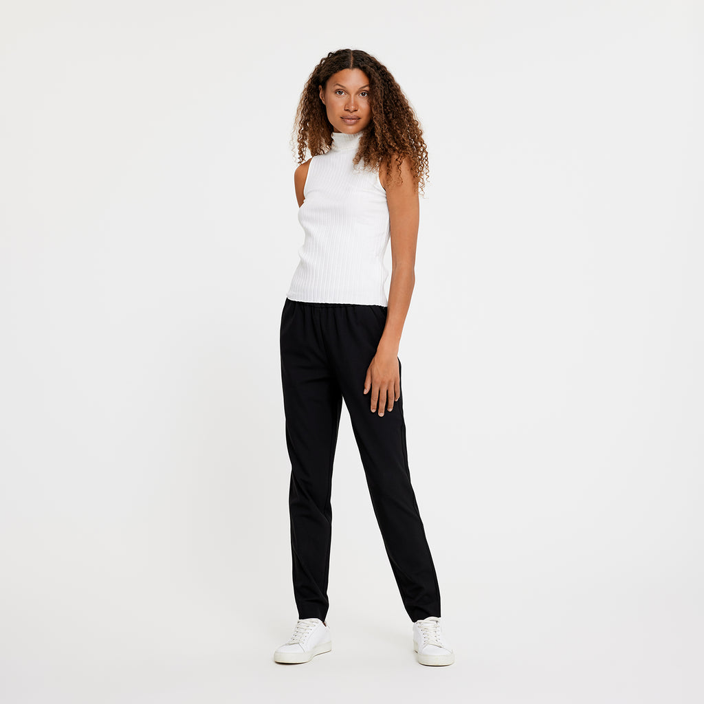 FloraFV_Ankle_285 Black MODEL