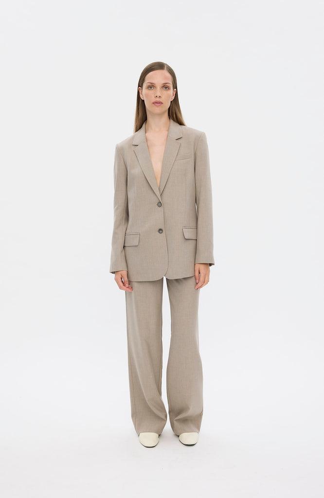 HannahFV_085 Oak_Melange MODEL