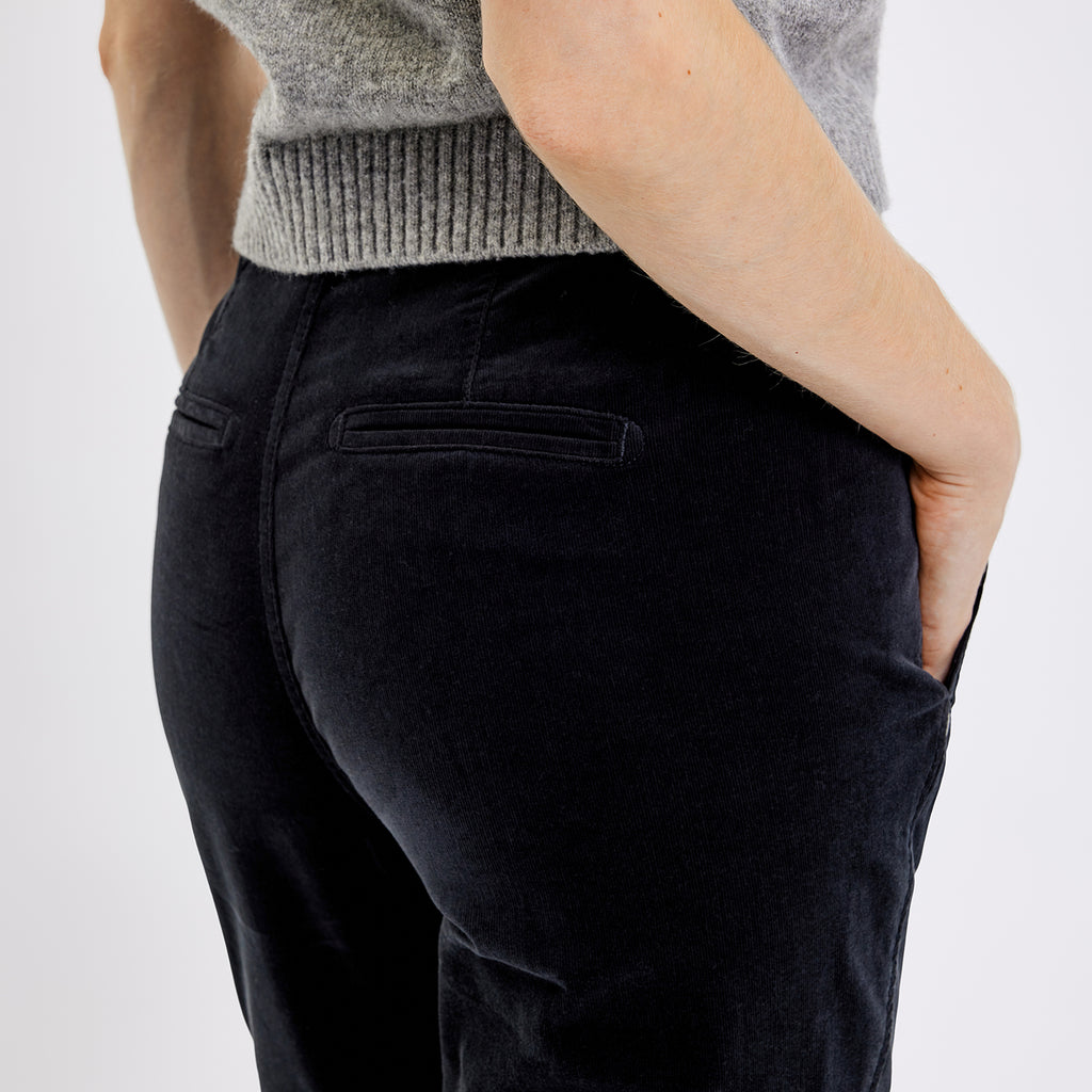 JolieFV_Pure_618 Black_Fine_Corduroy DETAIL