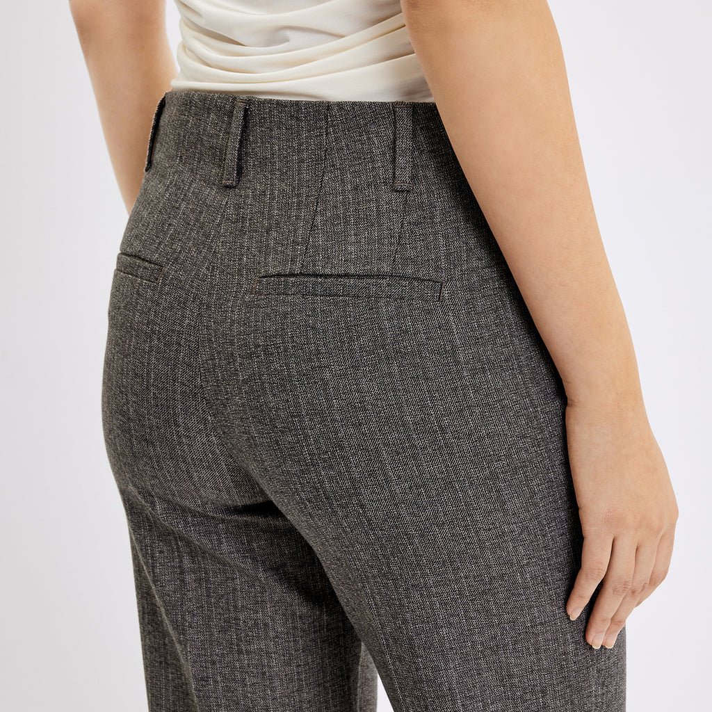 JuliaFV_872_RCS_Blended Cool_Taupe_Melange DETAIL