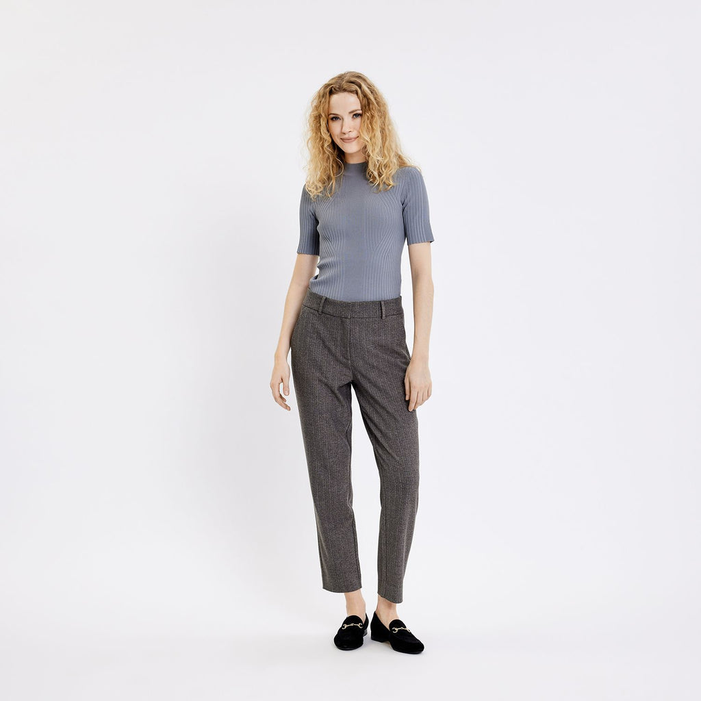 Five Units Trousers KaisaFV Ankle 872_RCS-Blended Cool Taupe Melange model