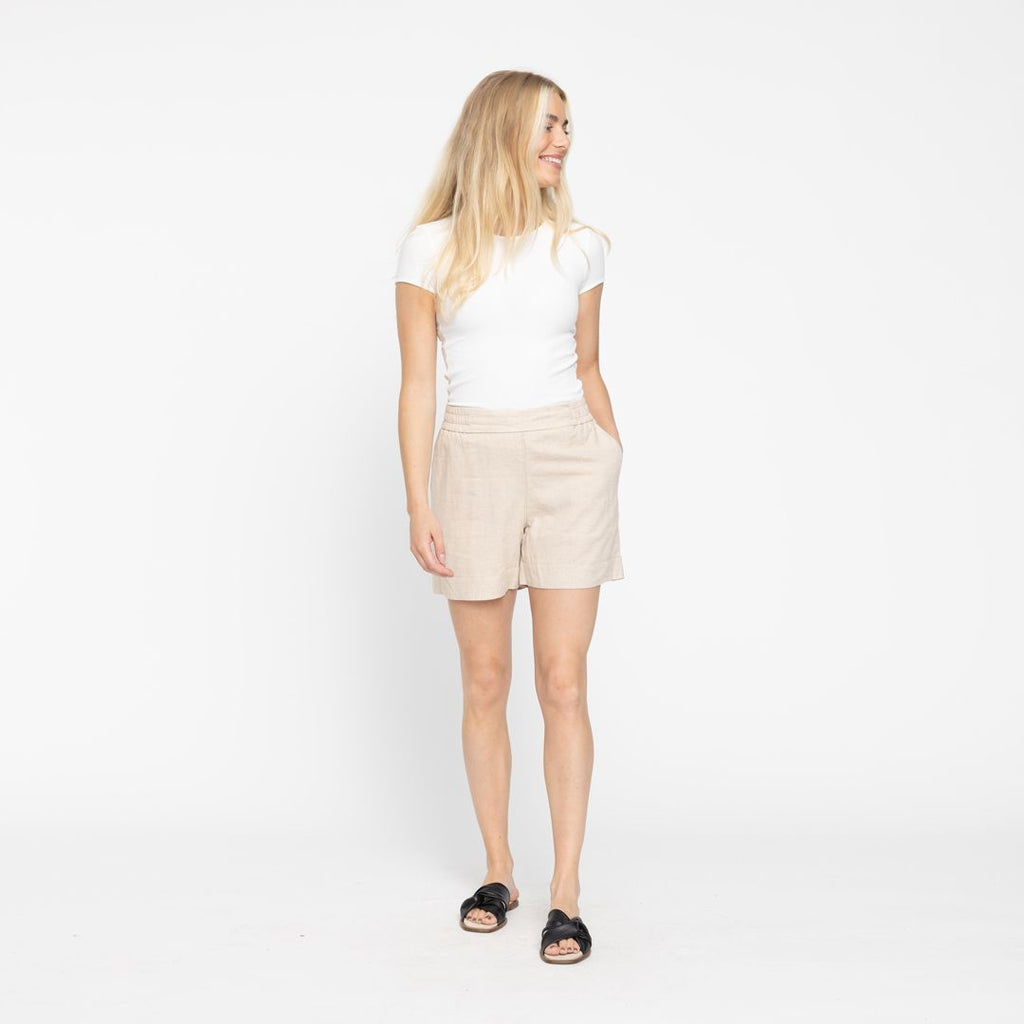 Five Units Shorts LineaFV Shorts 763 Natural model