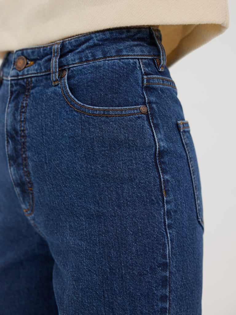 OdetteFV_745_RCS_Blended Classic_Blue DETAIL