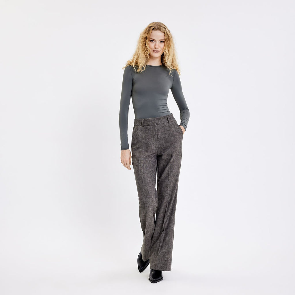 Five Units Trousers OliviaFV 872_RCS-Blended Cool Taupe Melange model