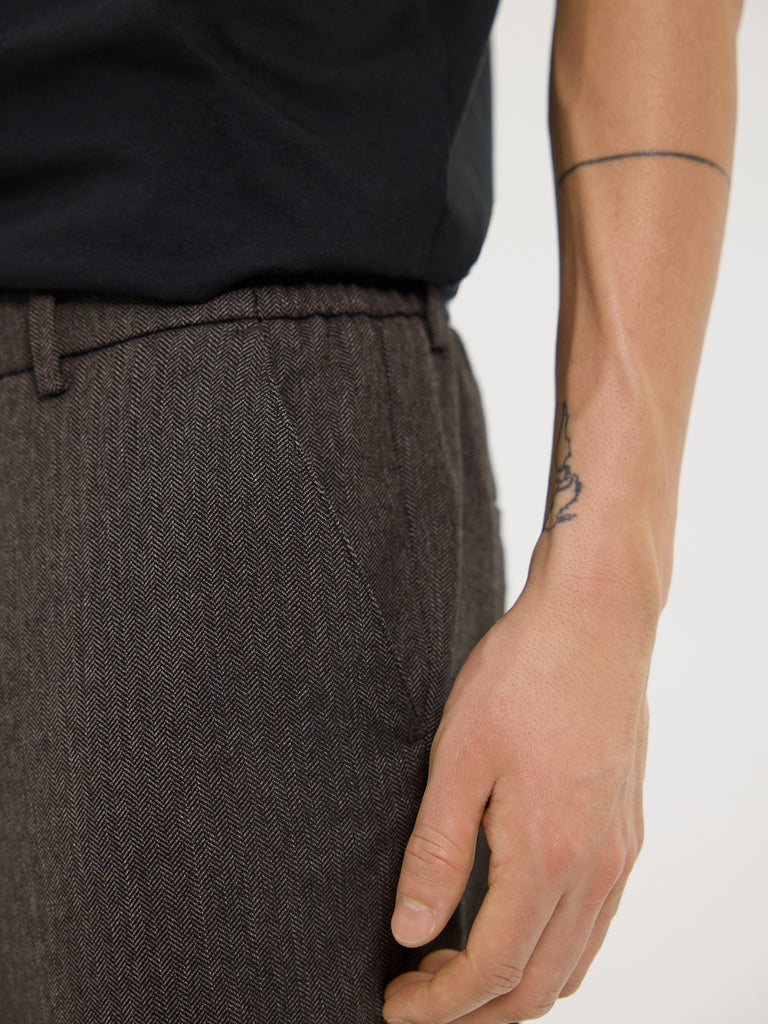 TheoPL_090 Black_Oak_Herringbone DETAIL_1