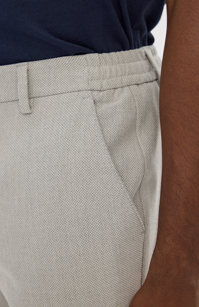 TheoPL_162 Grey_Mist DETAIL_1