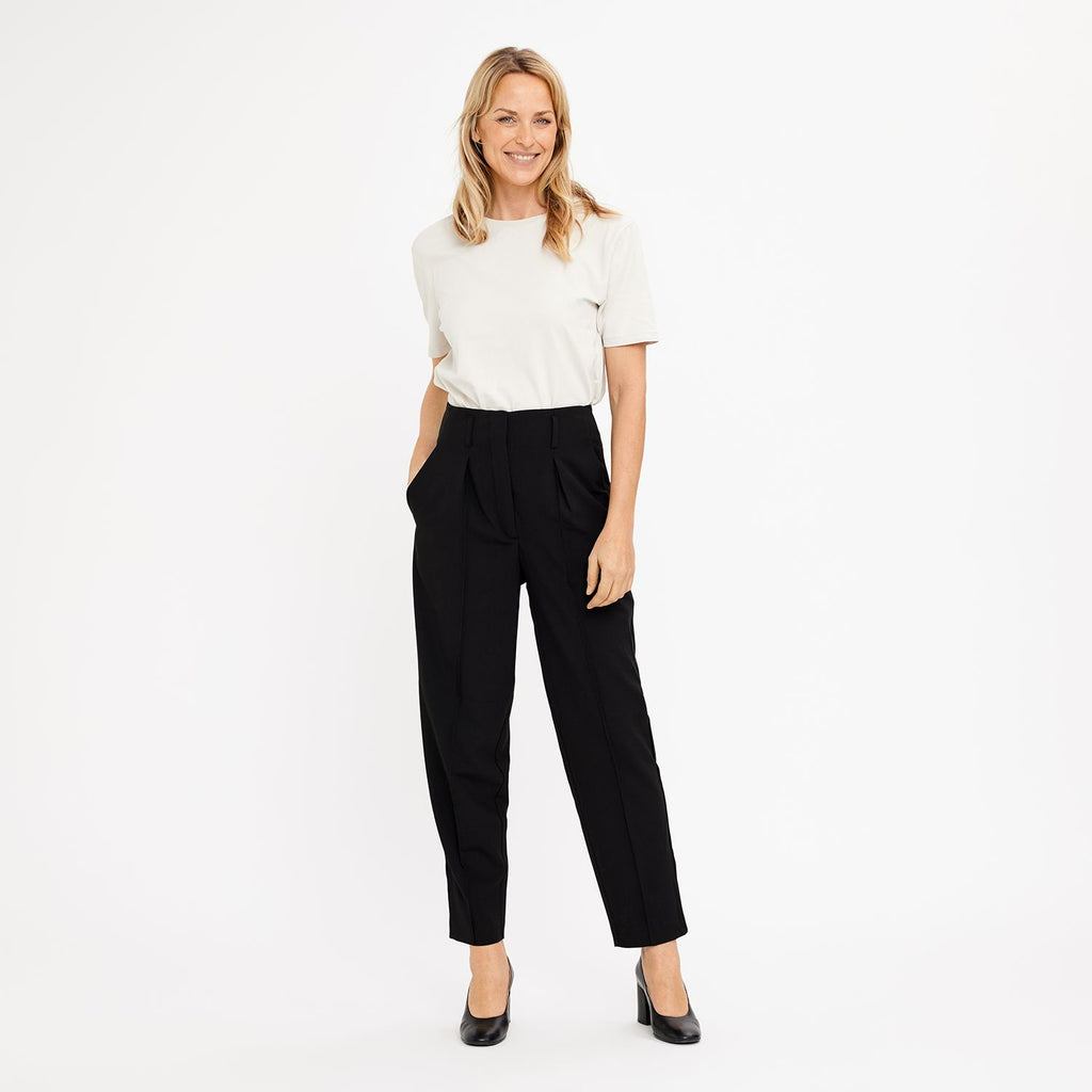Explore Hailey: Women\'s trousers created to fit you perfectly – Our Units